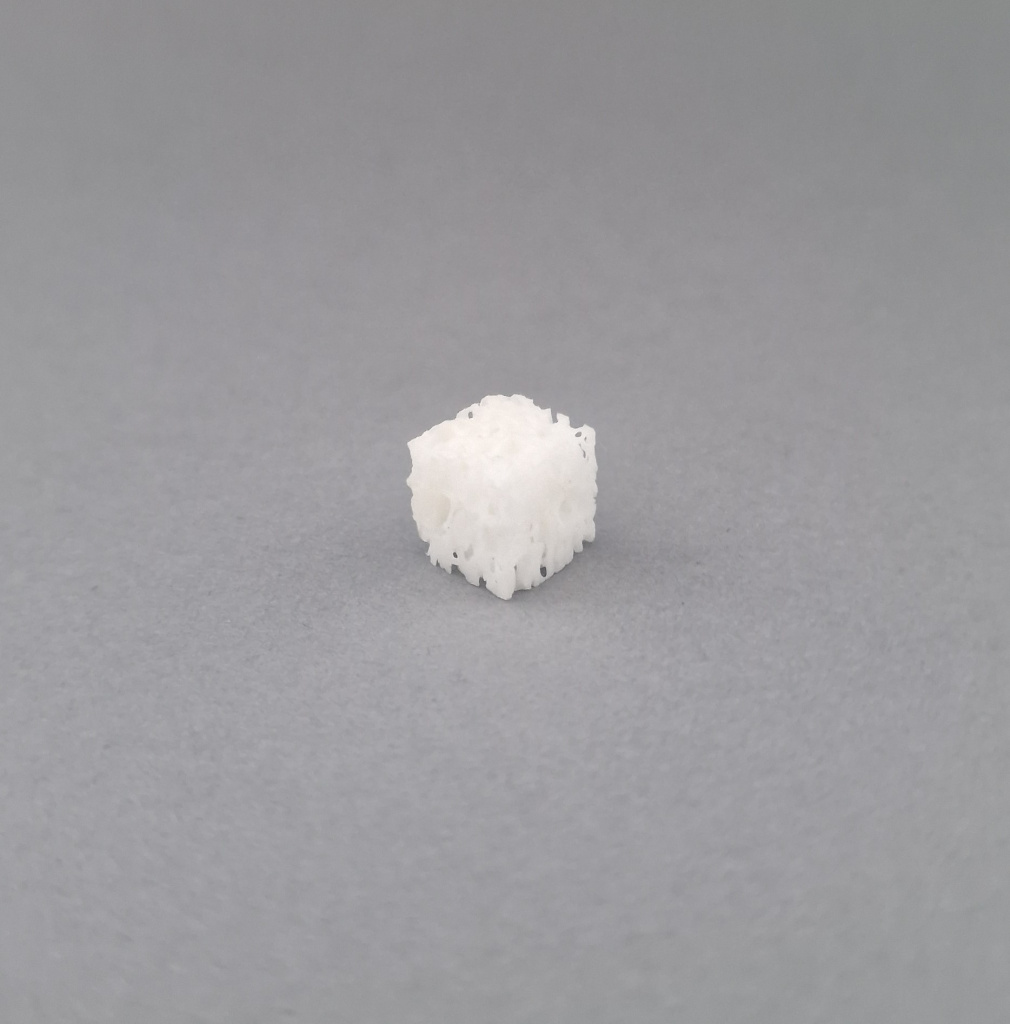 Губчатый блок 1х1х1.jpg Губчатый блок 1х1х1.jpg